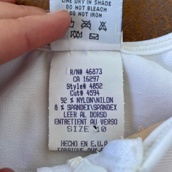 NWT Vintage 80s / 90s jag high waist bikini set SZ 10 
Fits like a medium - Picture 7 of 8